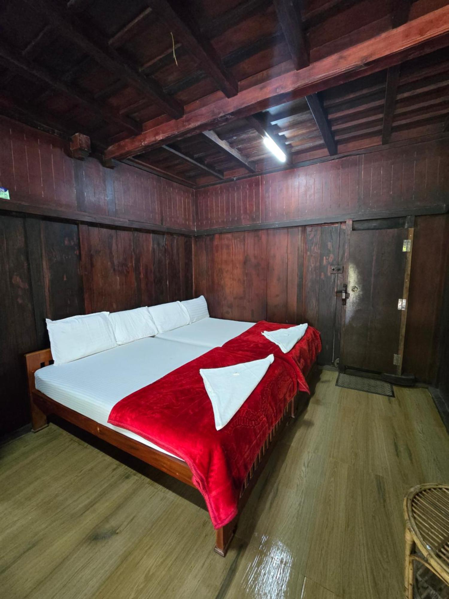 Nature Castle -Traditional Villa,Vattavada Kottakamboor Екстер'єр фото